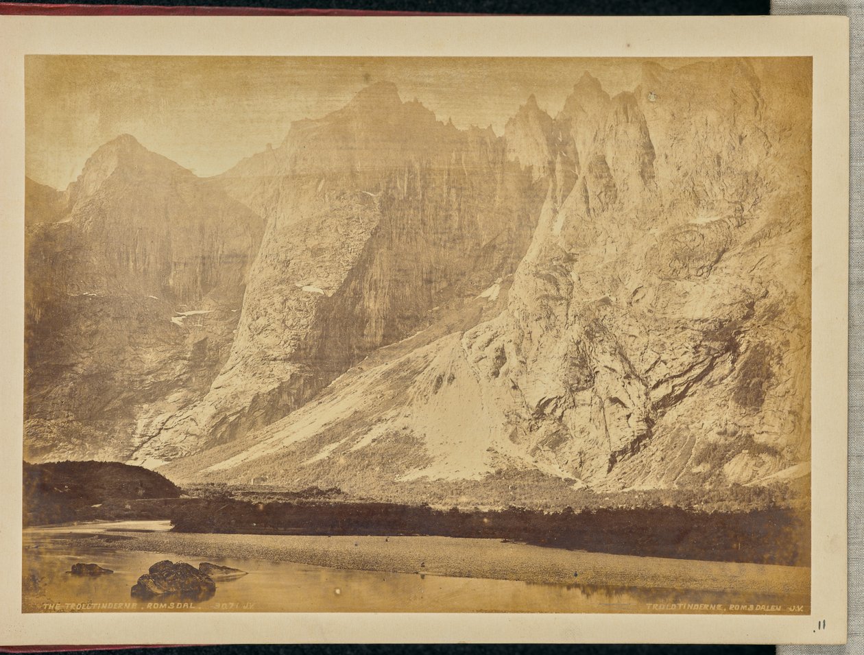 Troldetinderne, Romsdal af Wiliam Dobson Valentine