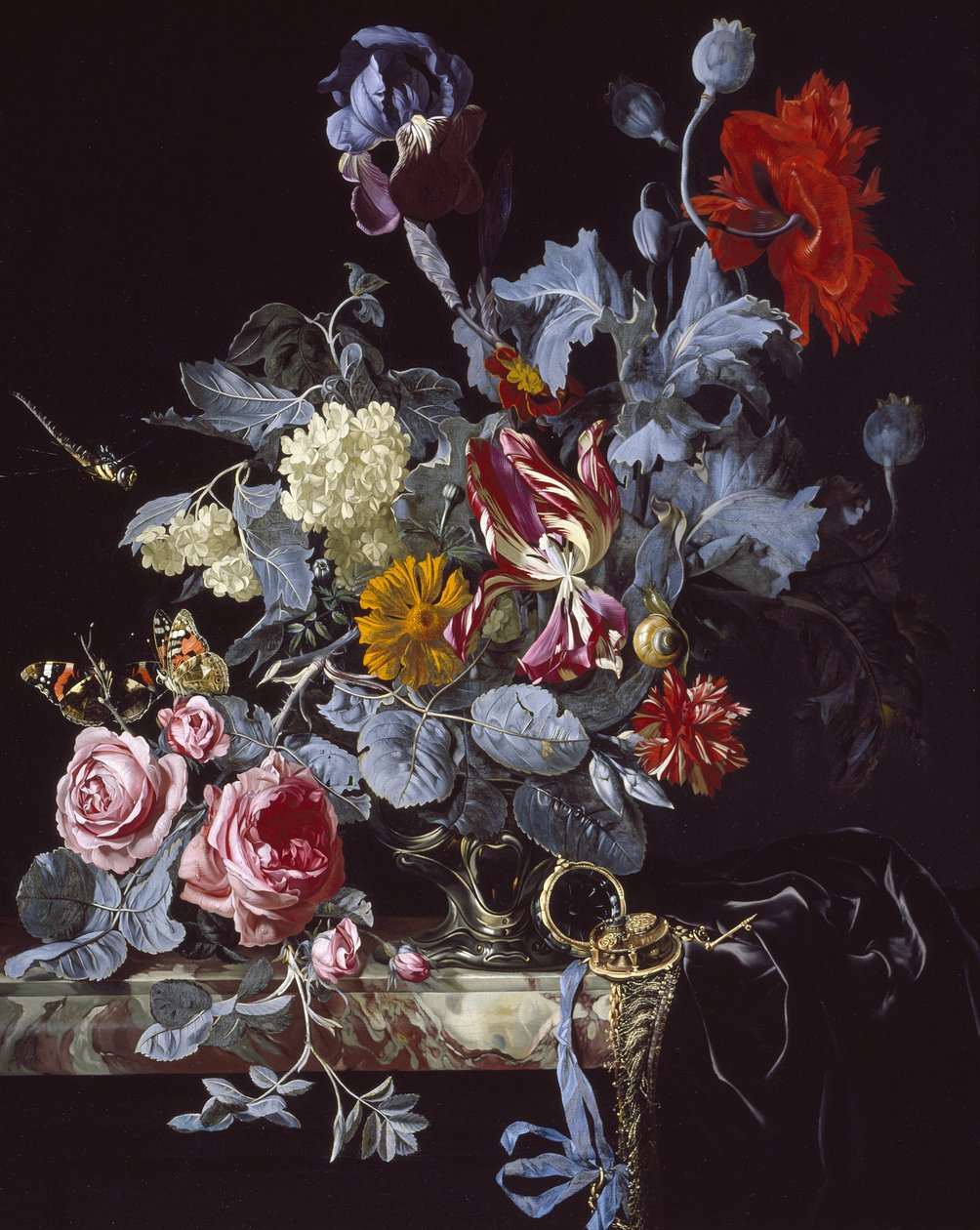 En vase med blomster med et ur af Willem van Aelst