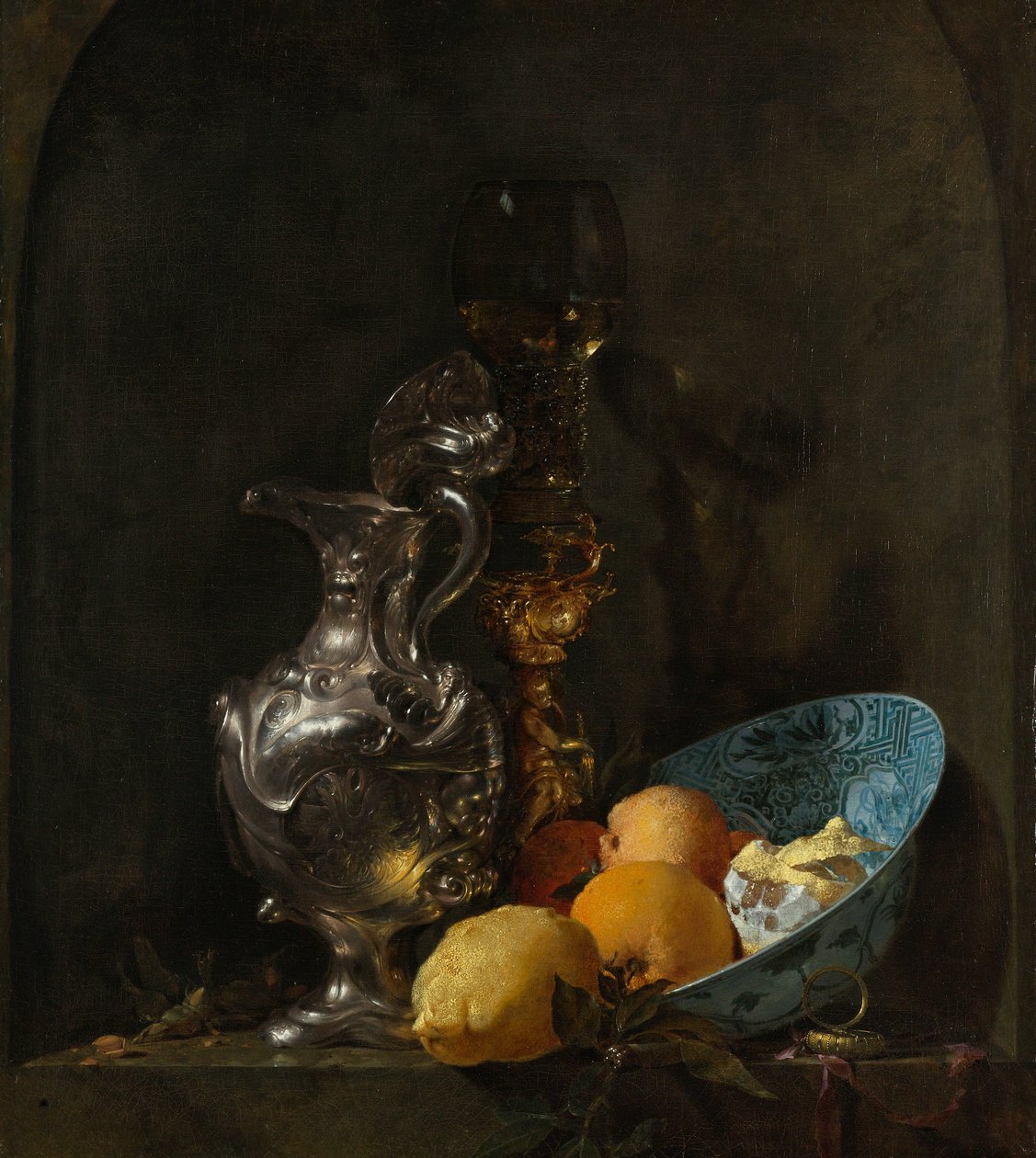 Stilleben med en sølvkande og en porcelænsskål af Willem Kalf