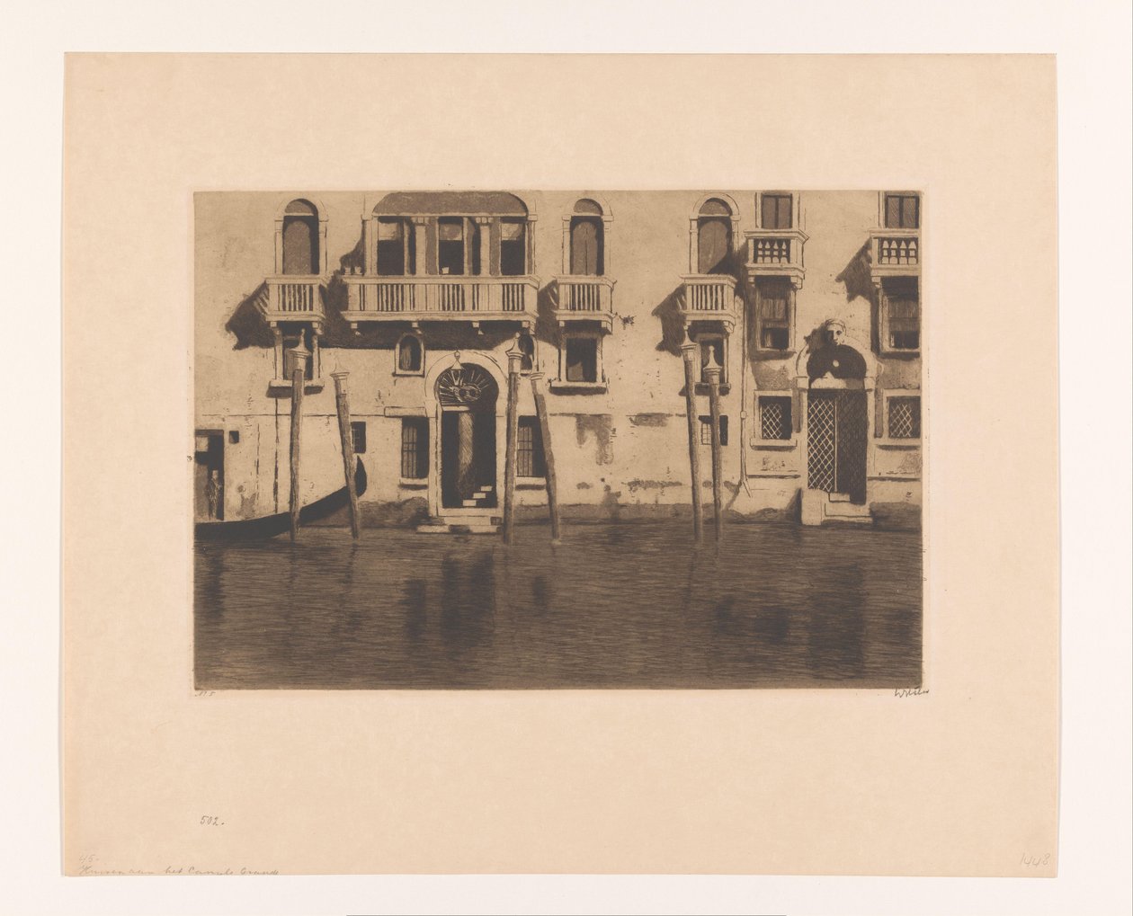 Udsigt over facader og pullerter langs Canal Grande i Venedig Huse med seks pullerter, Venedig (original titel) af Willem Witsen (signed by artist)