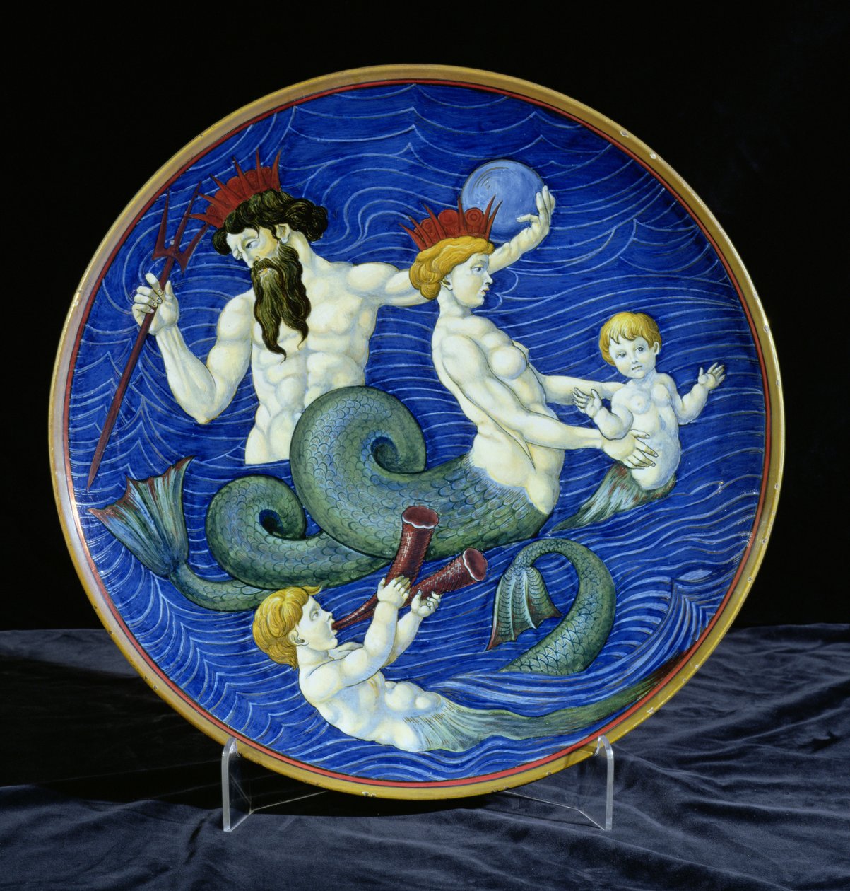 Korpus, med kronet Triton, havfrue og havmænd (keramik) af William de Morgan