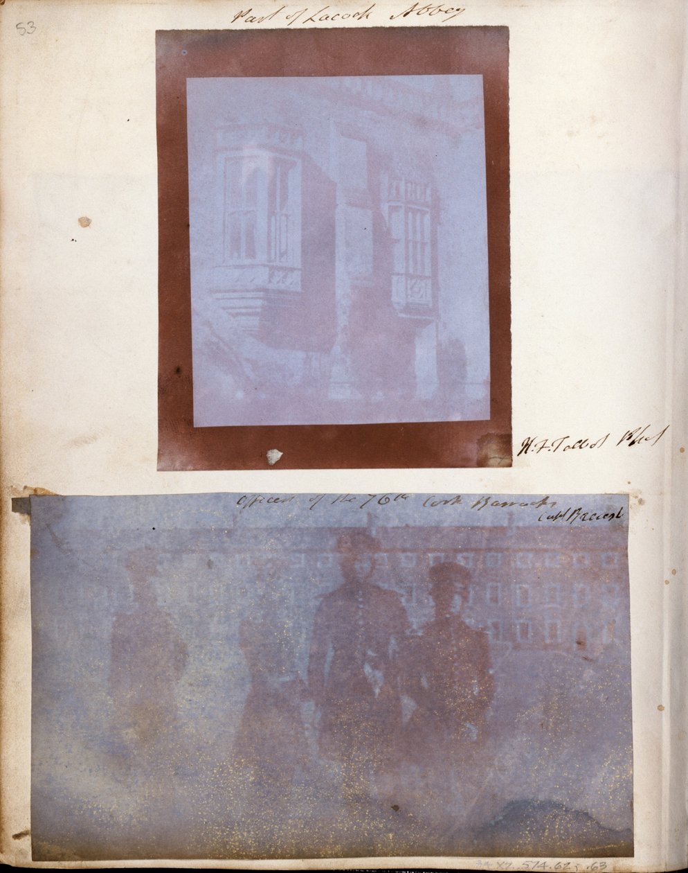 Sektion af sydfronten af Lacock Abbey. af William Henry Fox Talbot