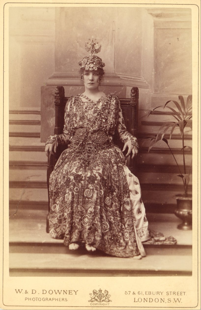 Sarah Bernhardt som kejserinde Theodora i Sardous Theodora af William and Daniel Downey