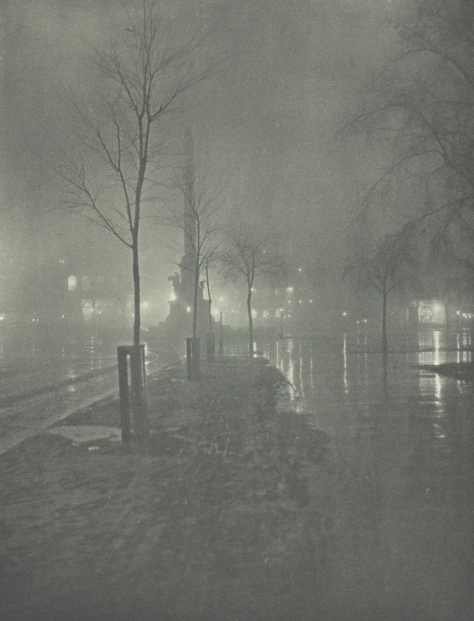 Wet Night, Columbus Circle, New York, ca. 1897. af William A. Fraser