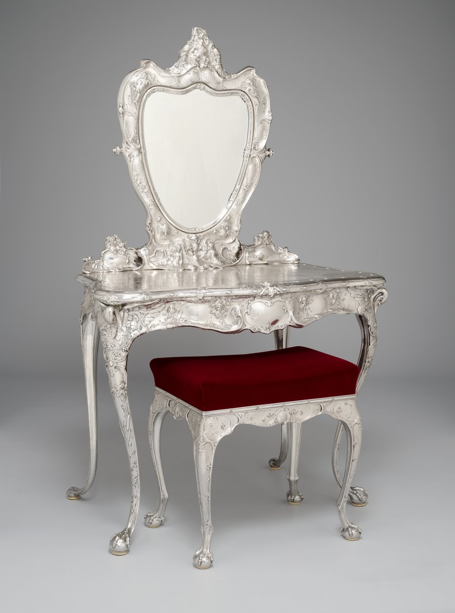 Martelé toiletbord og skammel, lavet af Gorham Manufacturing Company af William Christmas Codman