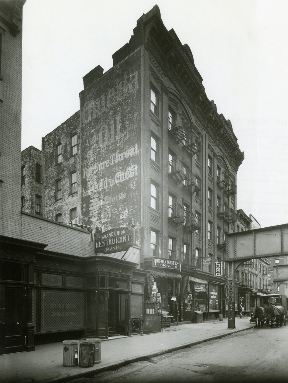 1807-1813 Park Avenue, 124-125th Streets, 1915 af William Davis Hassler