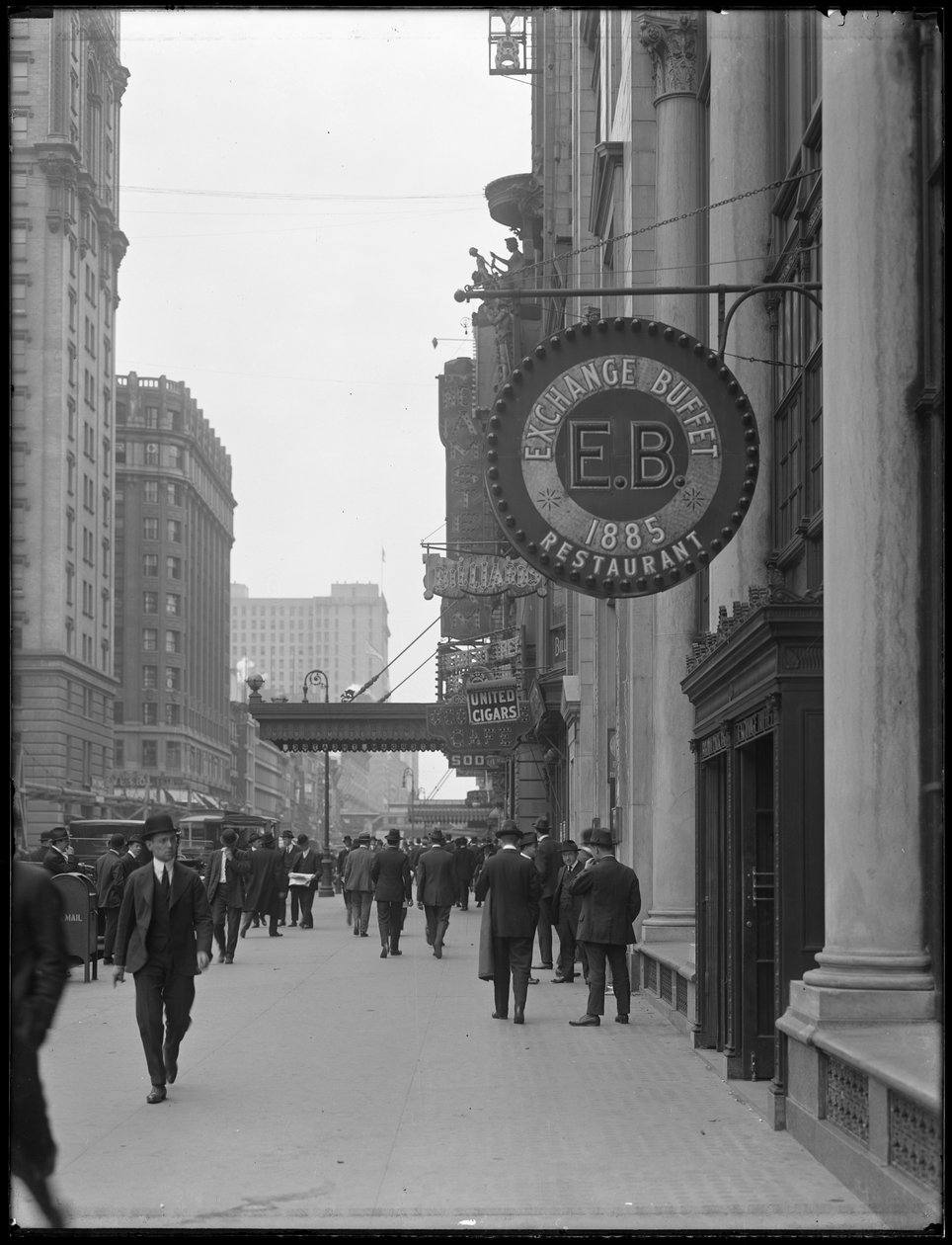 Skiltet på Exchange Buffet på 220 W. 42nd Street, New York City, 2. maj 1916 af William Davis Hassler