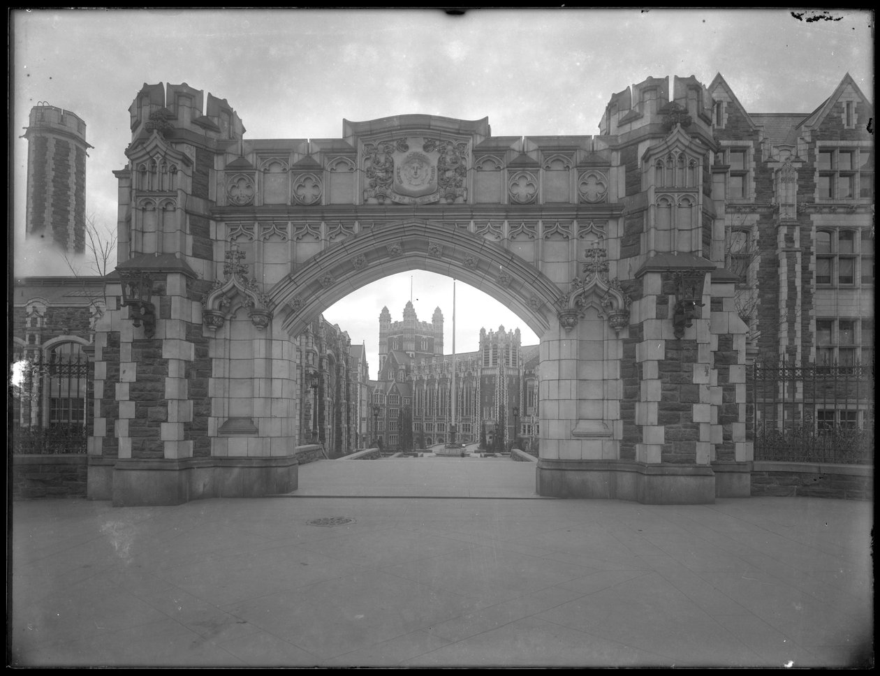Port ved City College i New York, ca. 1912 af William Davis Hassler