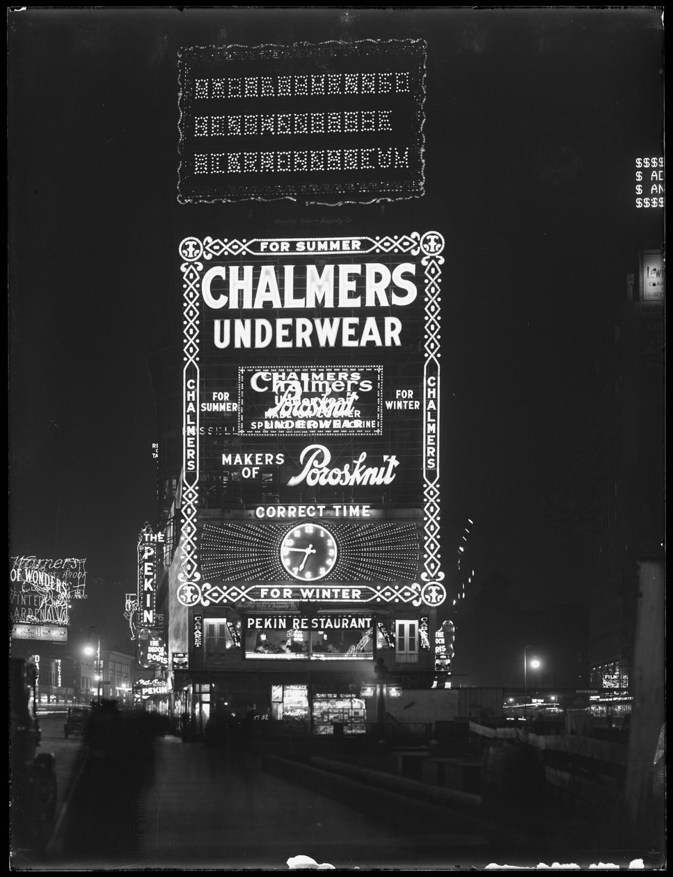 Oplyst skilt til Chalmers Underwear, New York City, 6. januar 1917 af William Davis Hassler