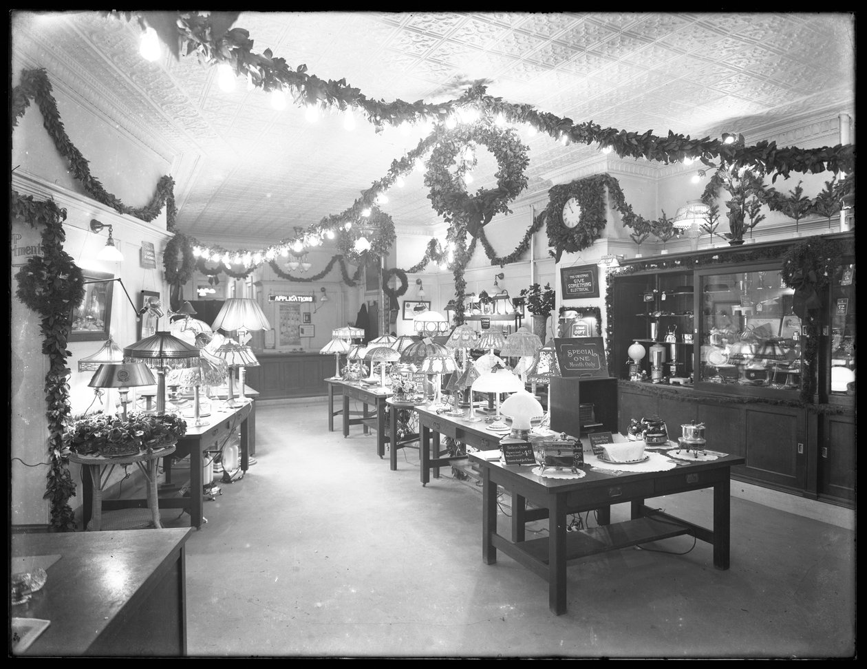 Indvendigt billede, forfra og bagfra, af United Electric Light und Power Company, W. 138th Street og Hamilton Place, New York City, 17. december 1914 af William Davis Hassler
