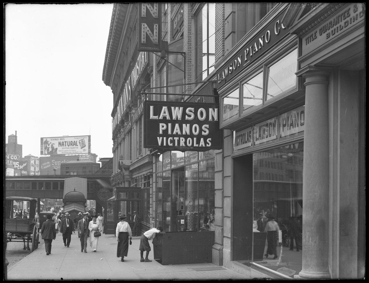 Skilt til Lawson Pianos, 372 E. 149th Street, New York City, 2. august 1916 af William Davis Hassler
