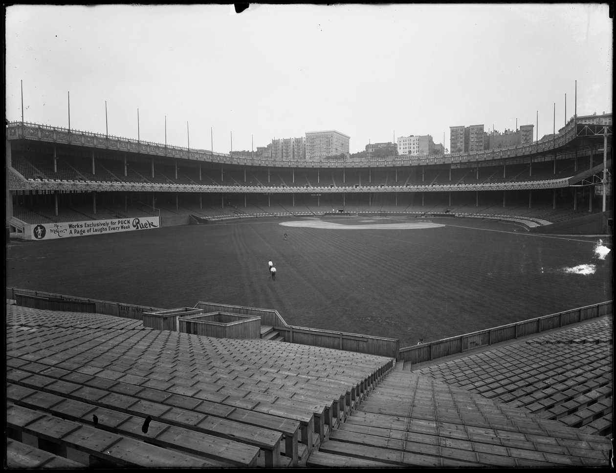 Udsigt over Polo Grounds fra tribunen til banen og tribunen, New York, 3. juli 1914 af William Davis Hassler