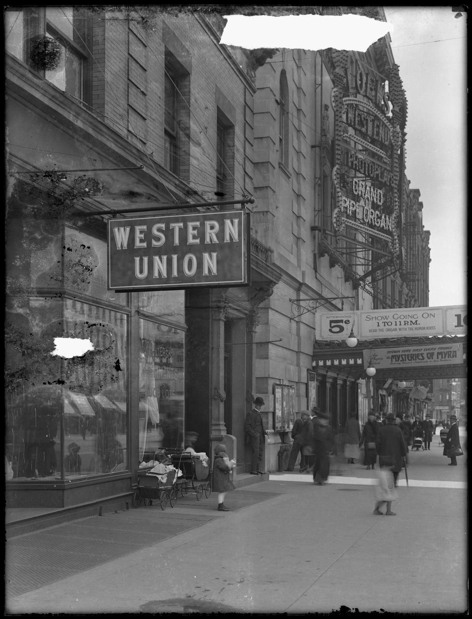 Western Union kontorskilt på W. 125th Street og St. Nicholas Avenue, New York City, 28. april 1916 af William Davis Hassler