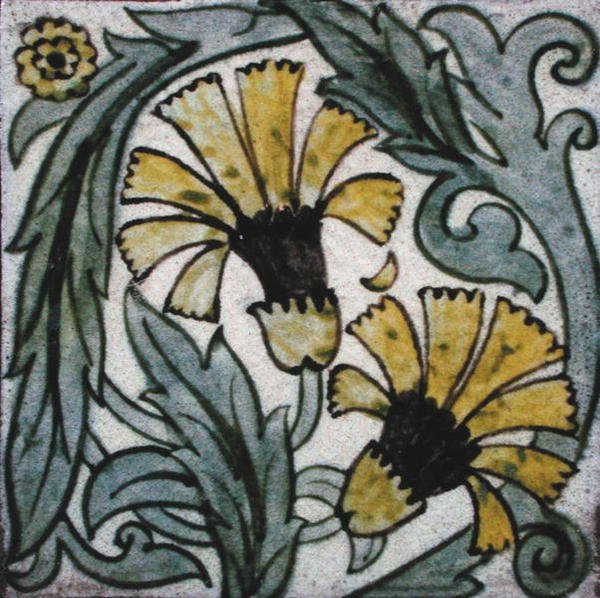 Flise med blomsterdesign (keramik) af William de Morgan