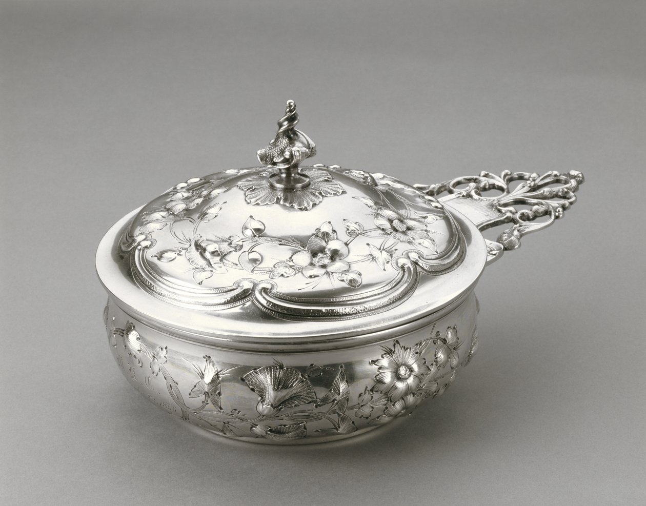 Porringer med låg, ca. 1856 (sølv) af William Forbes