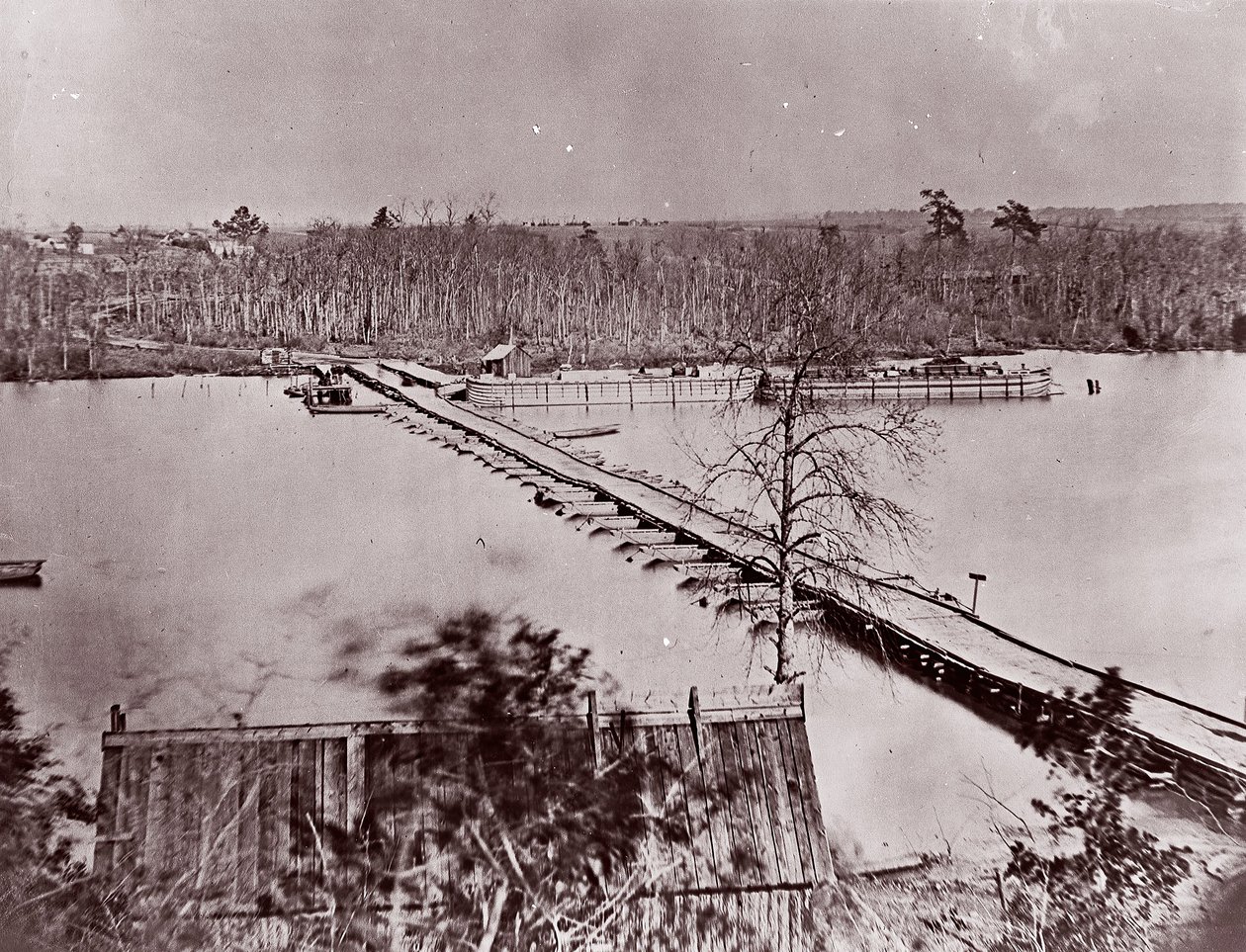 Pontoon Bridge, Broadway Landing, Appomattox River, 1861-65. af William Frank Browne