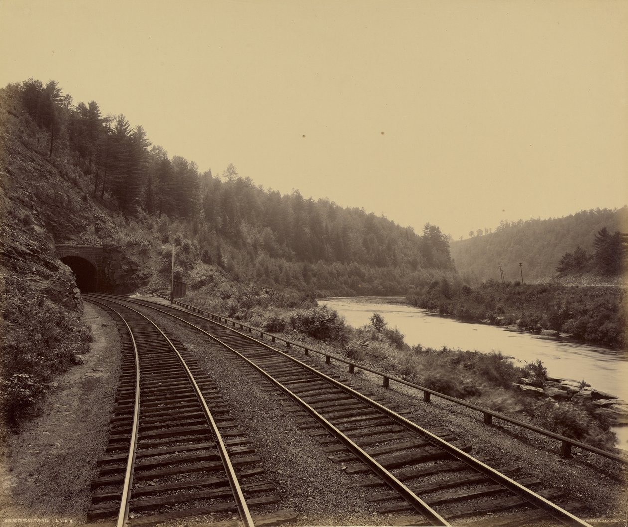 Rockport Tunnel. af William H. Rau