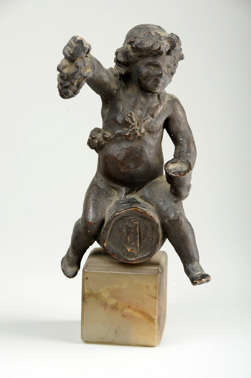 Cherub på et vinfad (malet gips) af William Hamo Thornycroft