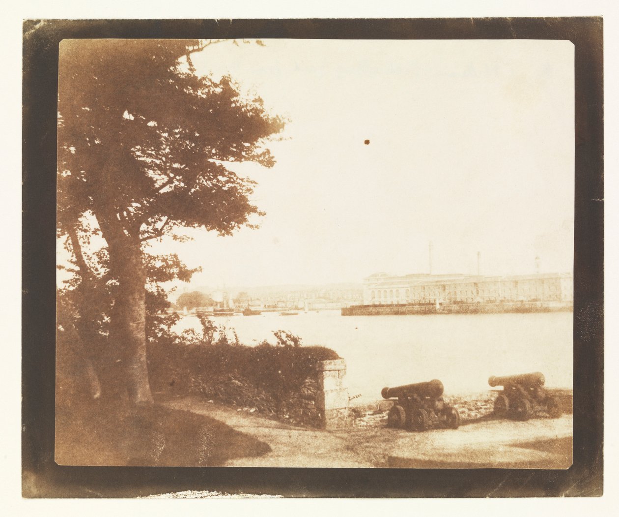 Royal William Victualling Yard, Plymouth, fra Mount Edgecumbe af William Henry Fox Talbot