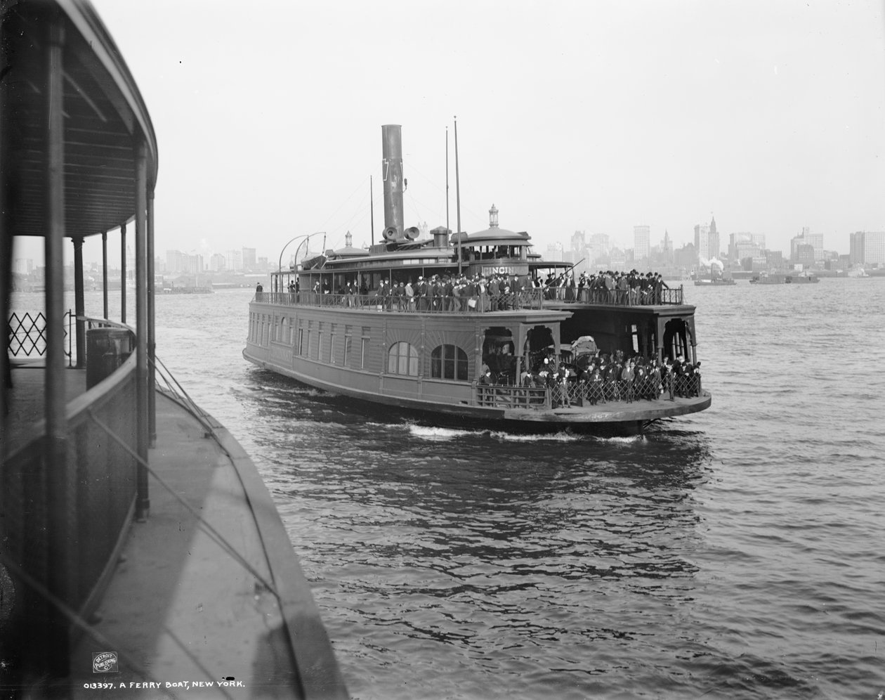 En færge, New York, ca. 1900 (s/h-foto) af William Henry Jackson