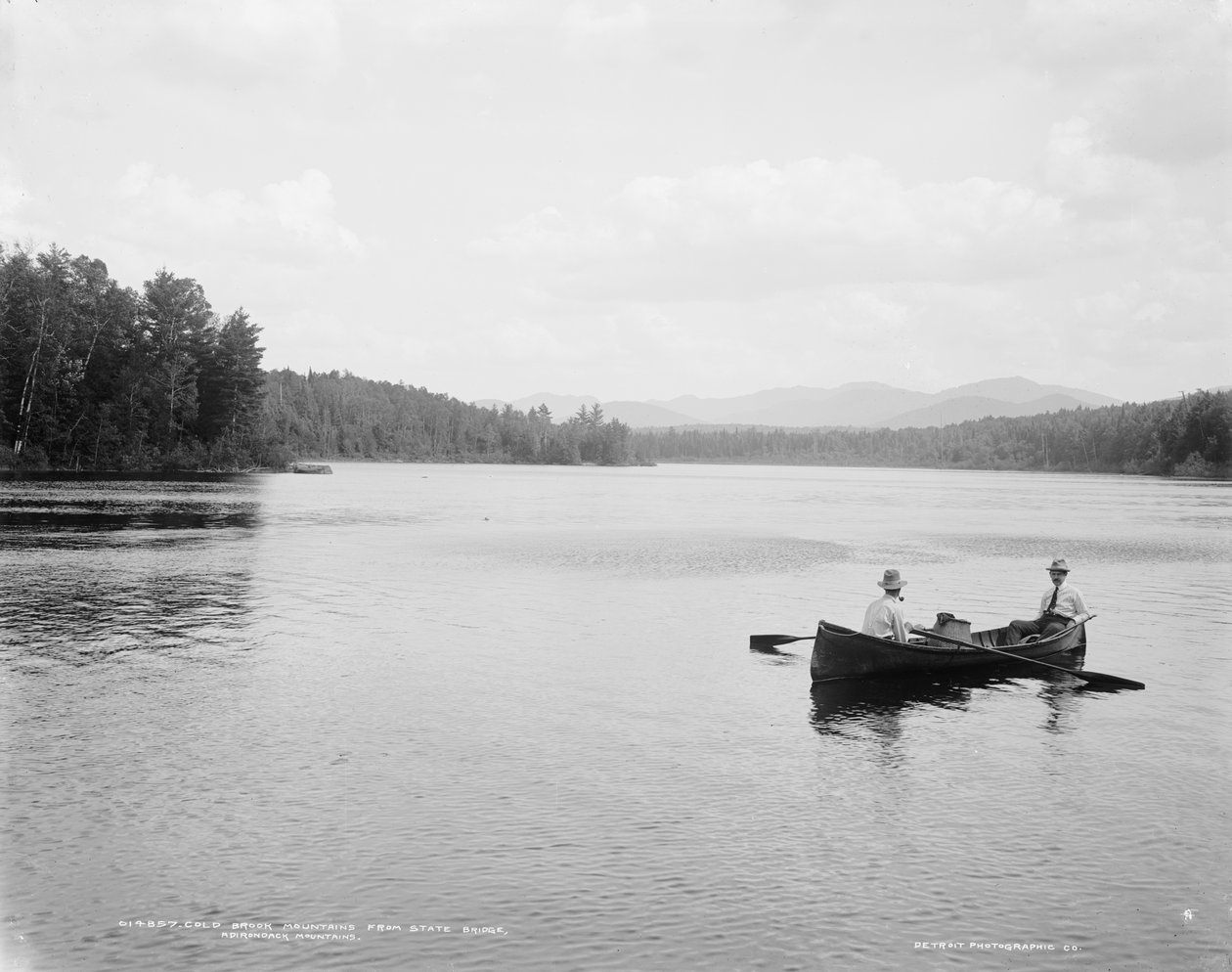 Cold Brook Mountains fra State Bridge, Adirondack Mountains af William Henry Jackson