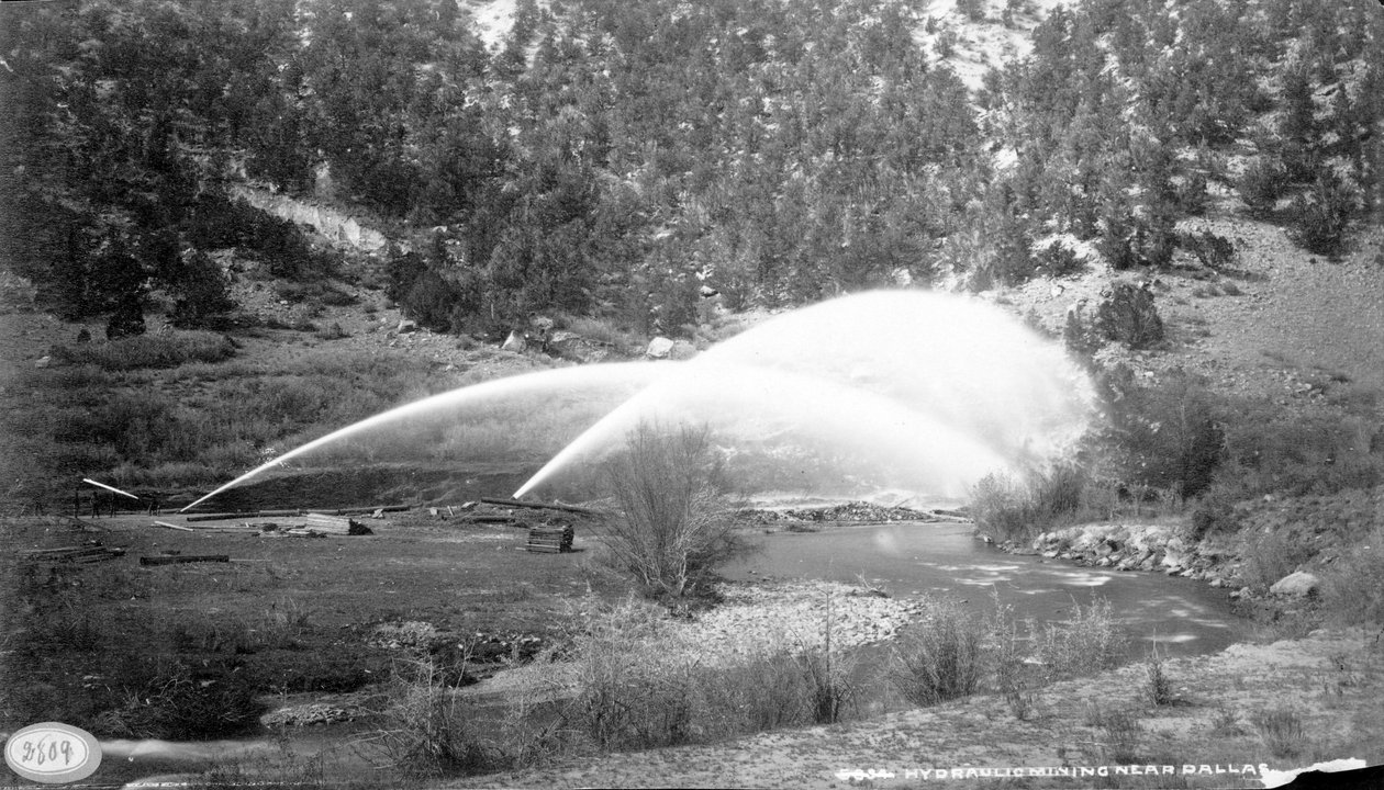 Hydraulisk minedrift nær Dallas, ca.1882-1900 af William Henry Jackson