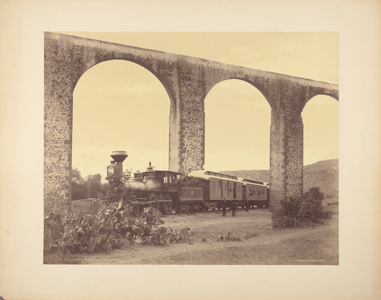Gammel akvædukt i Querétaro, Mexico af William Henry Jackson