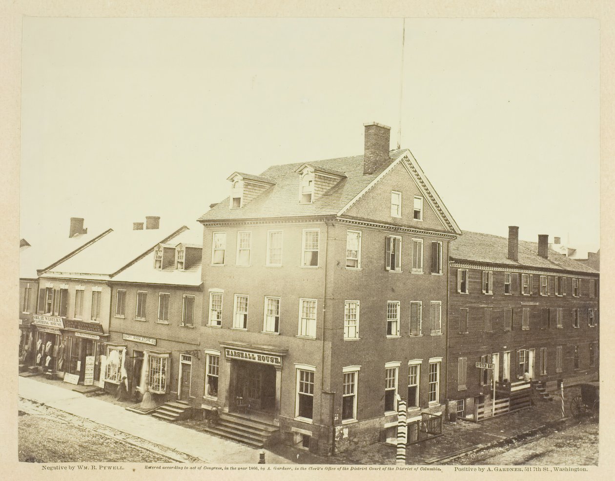 Marshall House, Alexandria, Virginia, august 1862. af William R. Pywell