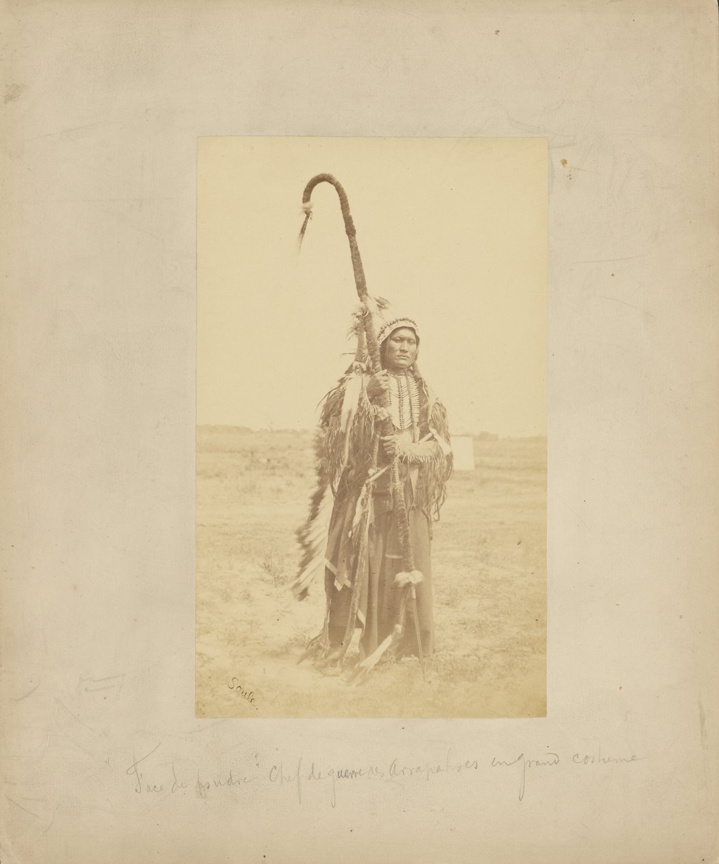 Powder Face, arapahoernes krigshøvding, [i krigstøj]. af William Stinson Soule