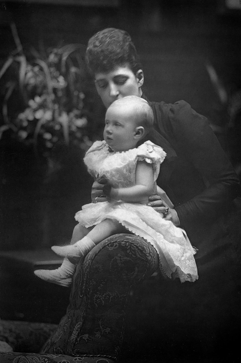 Prinsesse Louise 1867-1931 med sin datter prinsesse Alexandra 1891-1959, 1893. af William and Daniel Downey