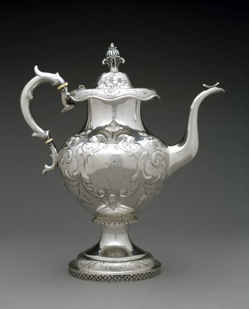 Tepotte, ca. 1845-1872 (sølv) af Wood and Hughes (attr.to)
