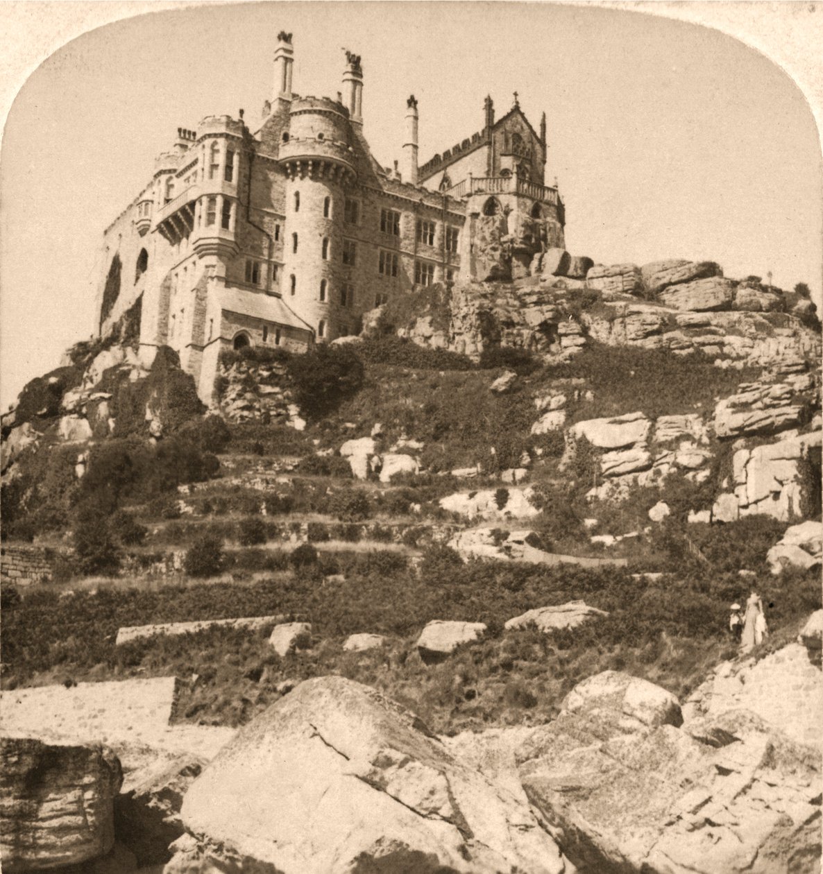 St. Michaels Mount, Benediktinerklosteret, Penzance, Cornwall, 1900. af Works and Sun Sculpture Studios