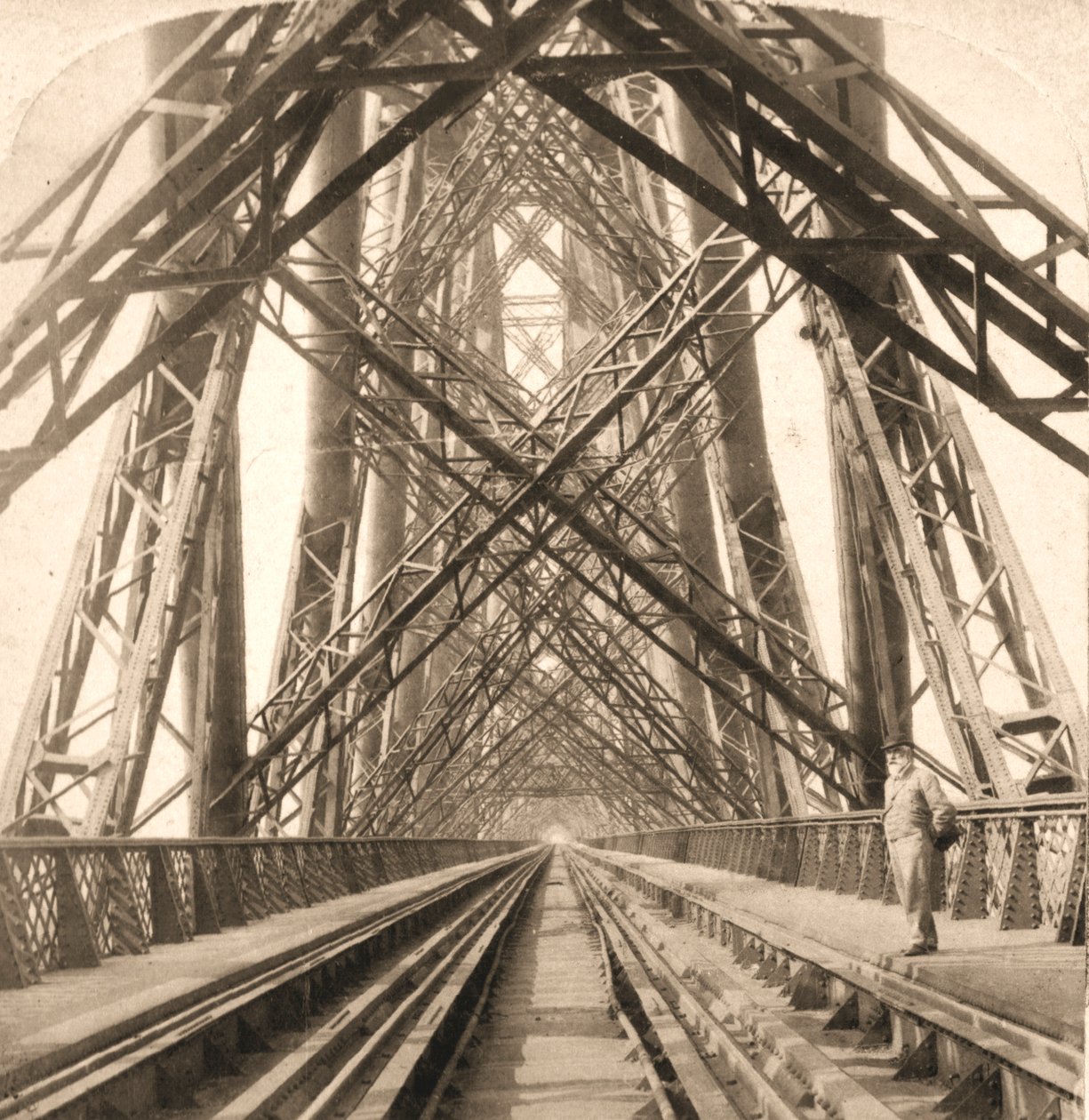 The Great Forth Bridge, Skotland, 1896. af Works and Sun Sculpture Studios