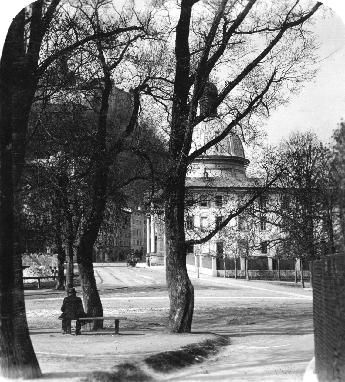 Kajetanerplatz og Hohensalzburg-fæstningen, Salzburg, Østrig, c1900 af Wurthle and Sons