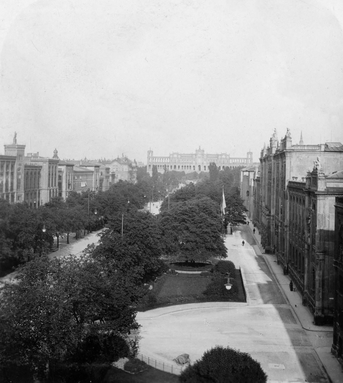 Maximilianstrasse, München, Tyskland, omkring 1900-tallet. af Wurthle and Sons