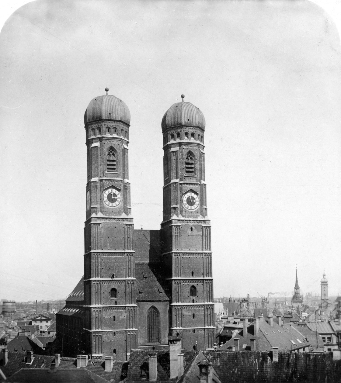 Frauenkirche, München, Tyskland, c1900. af Wurthle and Sons