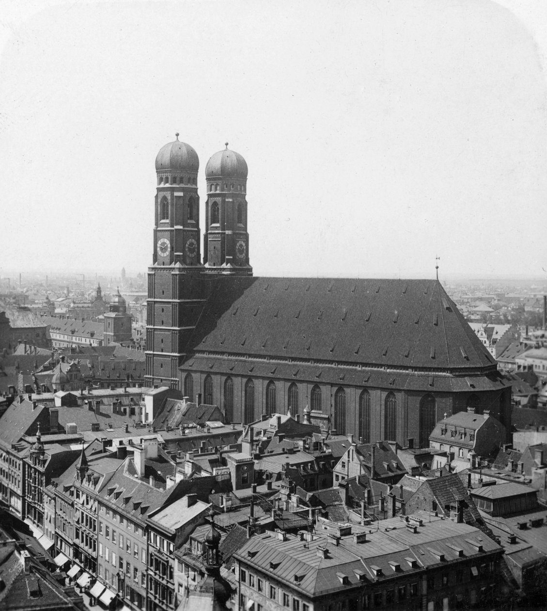 Frauenkirche, München, Tyskland, c1900. af Wurthle and Sons