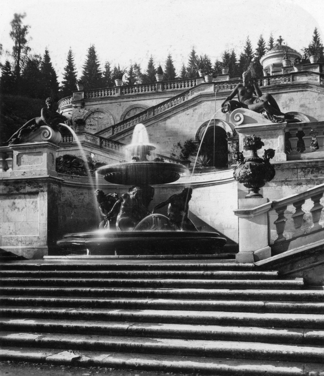 Springvandet ved Linderhof Palace, Bayern, Tyskland, omkring 1900-tallet. af Wurthle and Sons