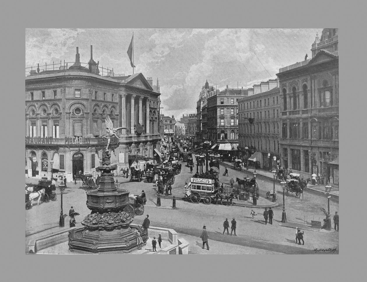 Piccadilly Circus, London, c1900 af York and Son