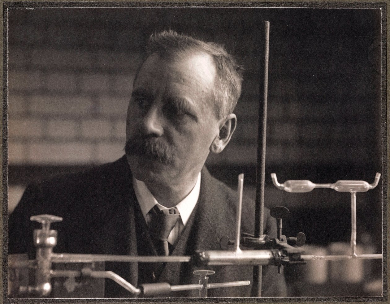 Herbert Brereton Baker, britisk kemiker af Ferdinand Georg Waldmuller