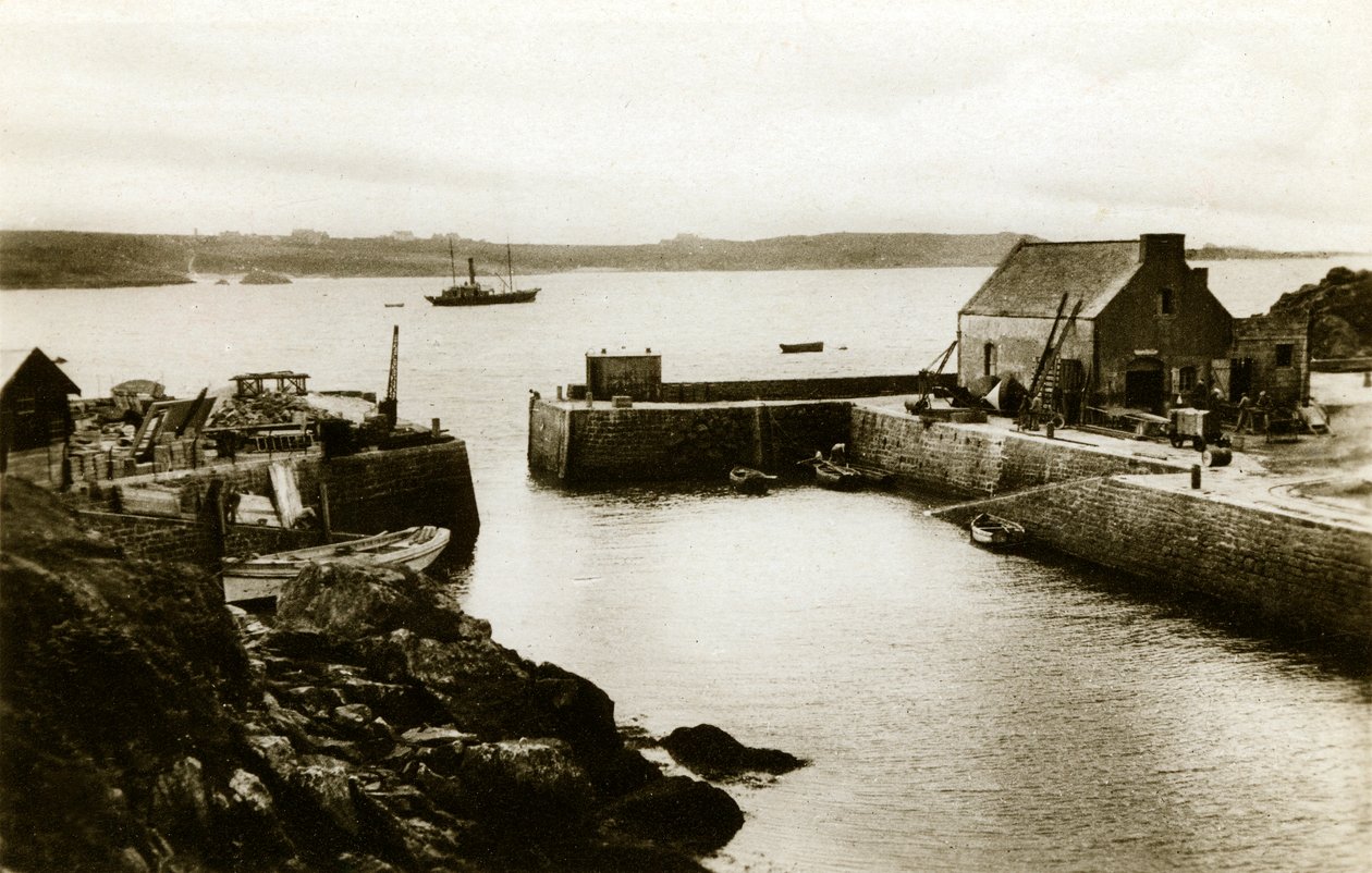 Isle of Ouessant: havnen i Lampaul ved højvande, omkring 1900-1920 (fotografi) af . .