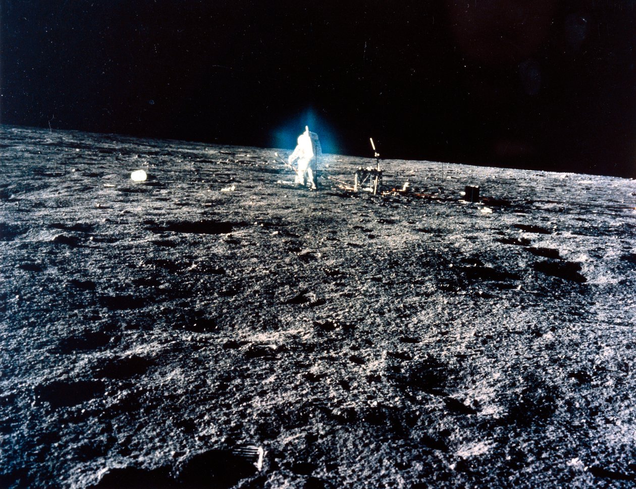 Bemandet rumflyvning, USA, Apollo 12 Apollo 12 astronaut på Månen af Ferdinand Georg Waldmuller