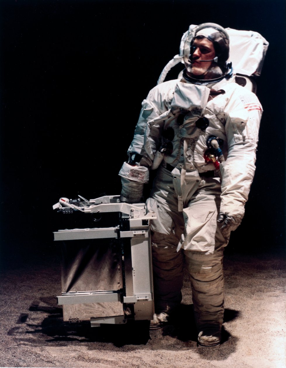 Bemandet rumflyvning, USA, Apollo, General The Apollo Laser Ranging Retro-Reflector af Ferdinand Georg Waldmuller