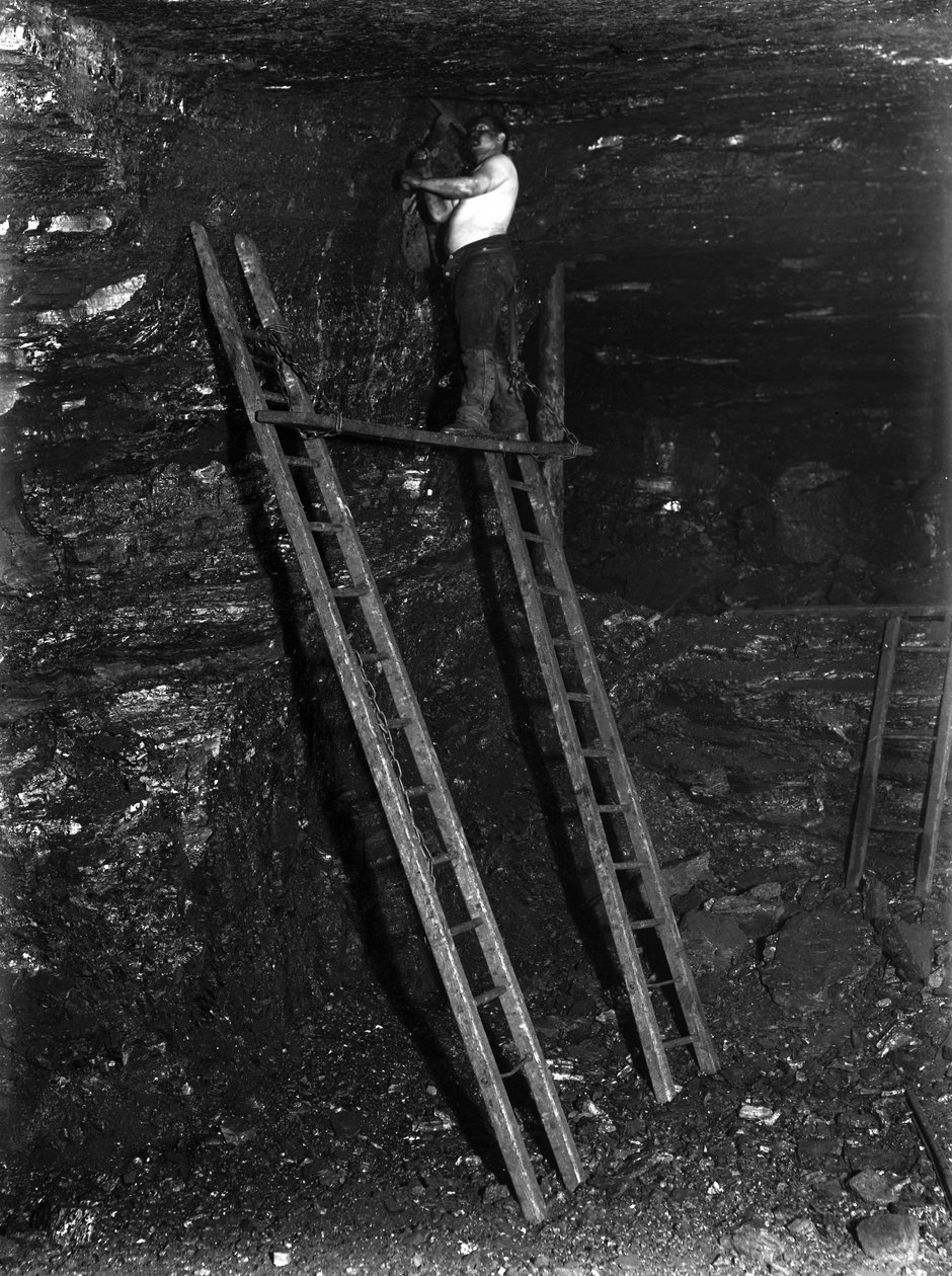 Minedrift, kul Skæring af de øverste lag af den berømte ti yard søm, Staffordshire, c 1890