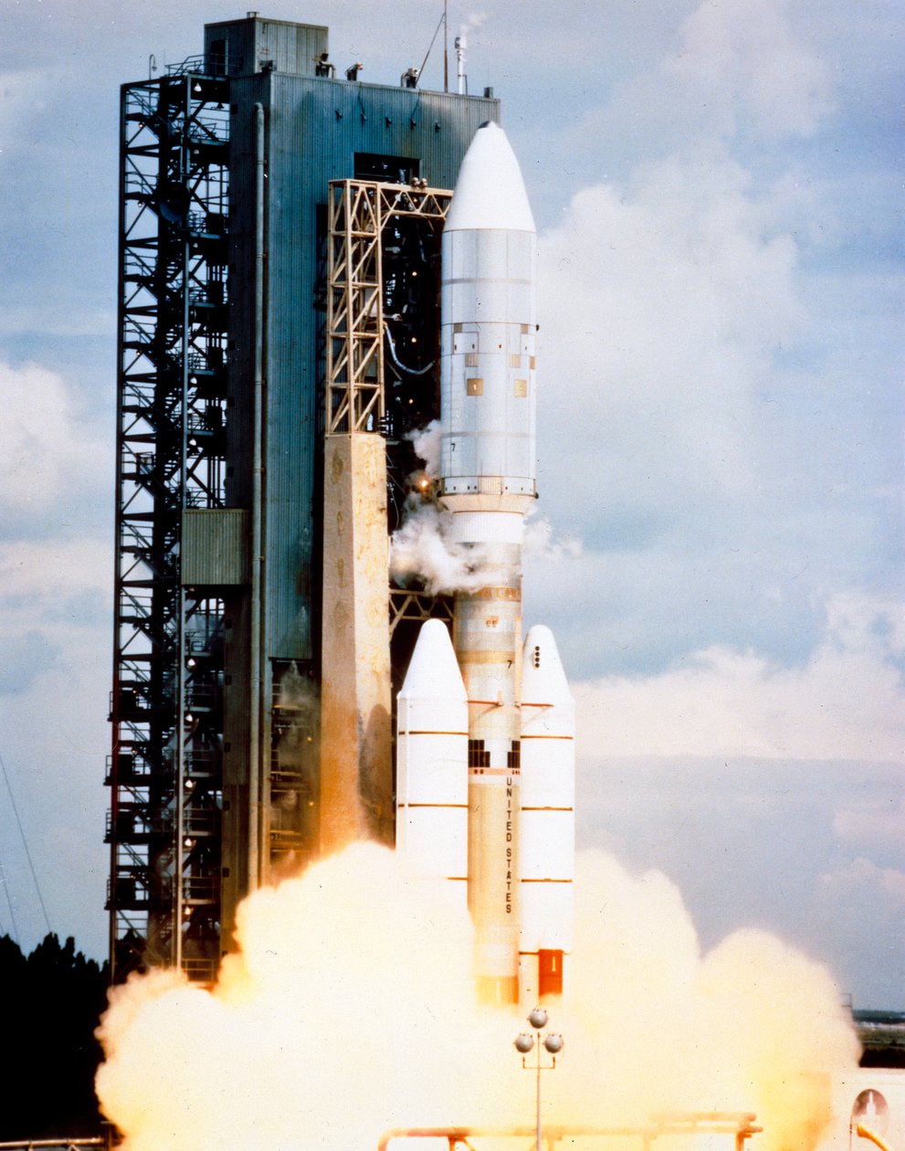 Rumfartøj, USA, Voyager Lancering af Voyager 1 rumfartøj, 5. september af Frederick (attr. to) Barnard