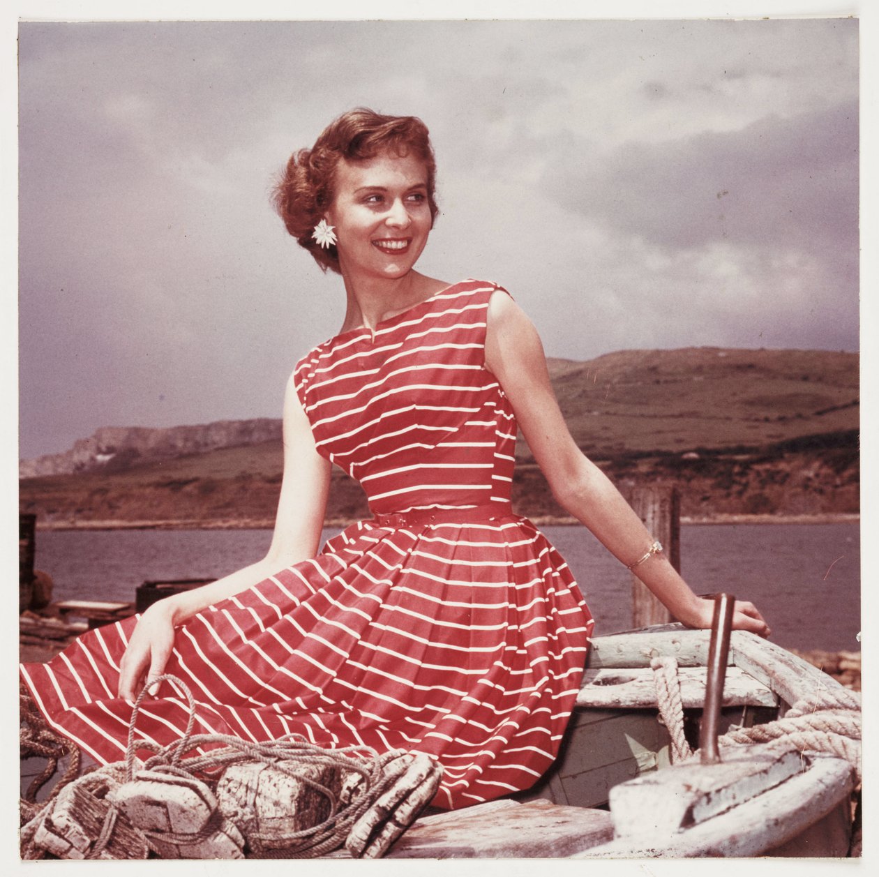 Kvinde iført sommerkjole, ca 1950