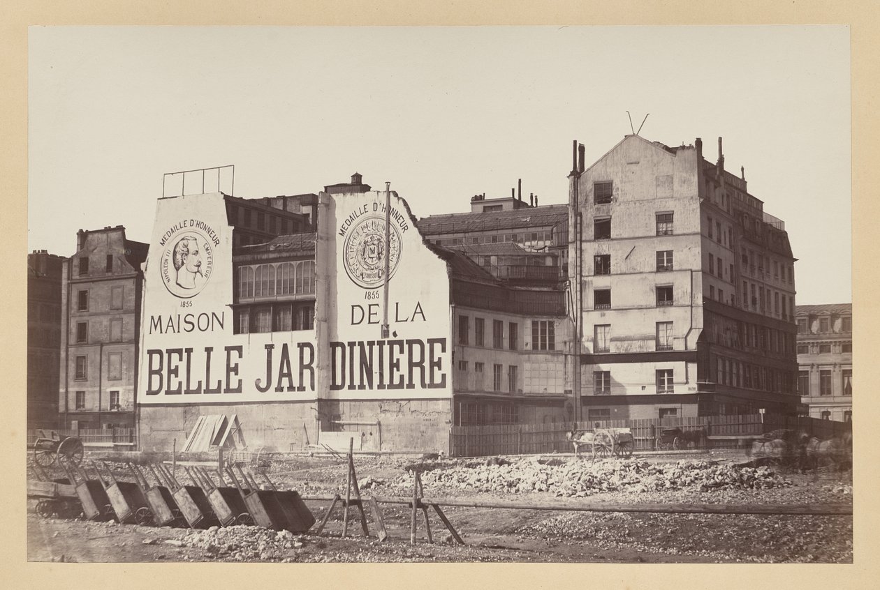 La Belle Jardinière: butikken på rue de la Cité under nedrivningen, Paris af attributed to Charles Marville