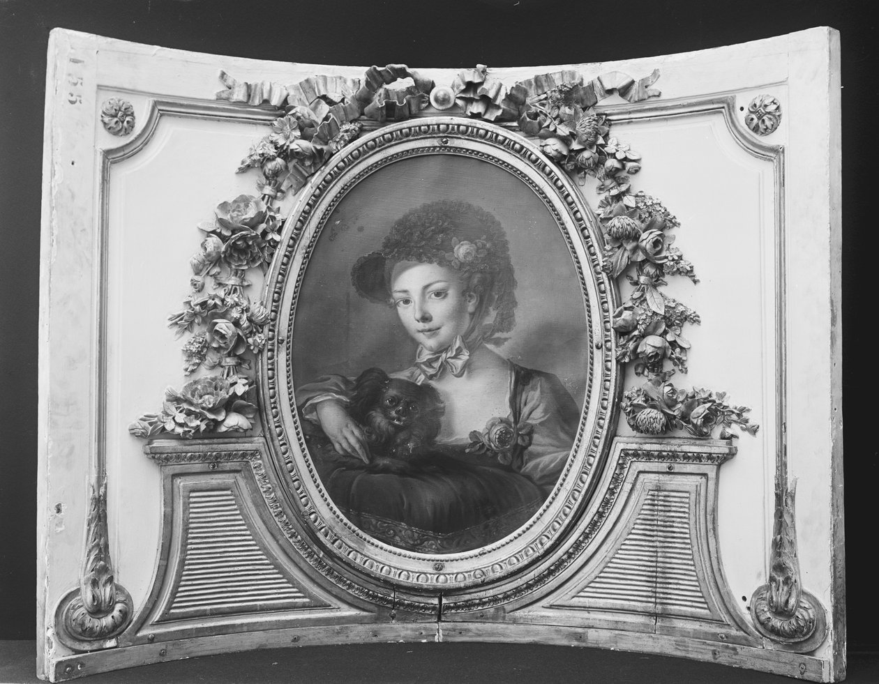 Kvinde med en hund en af et sæt, 1770-90. af ca. 1775 . French Painter