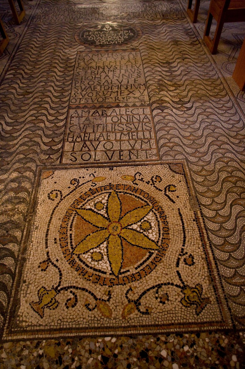 Detalje af gulvdekoration (mosaik) af School Italian