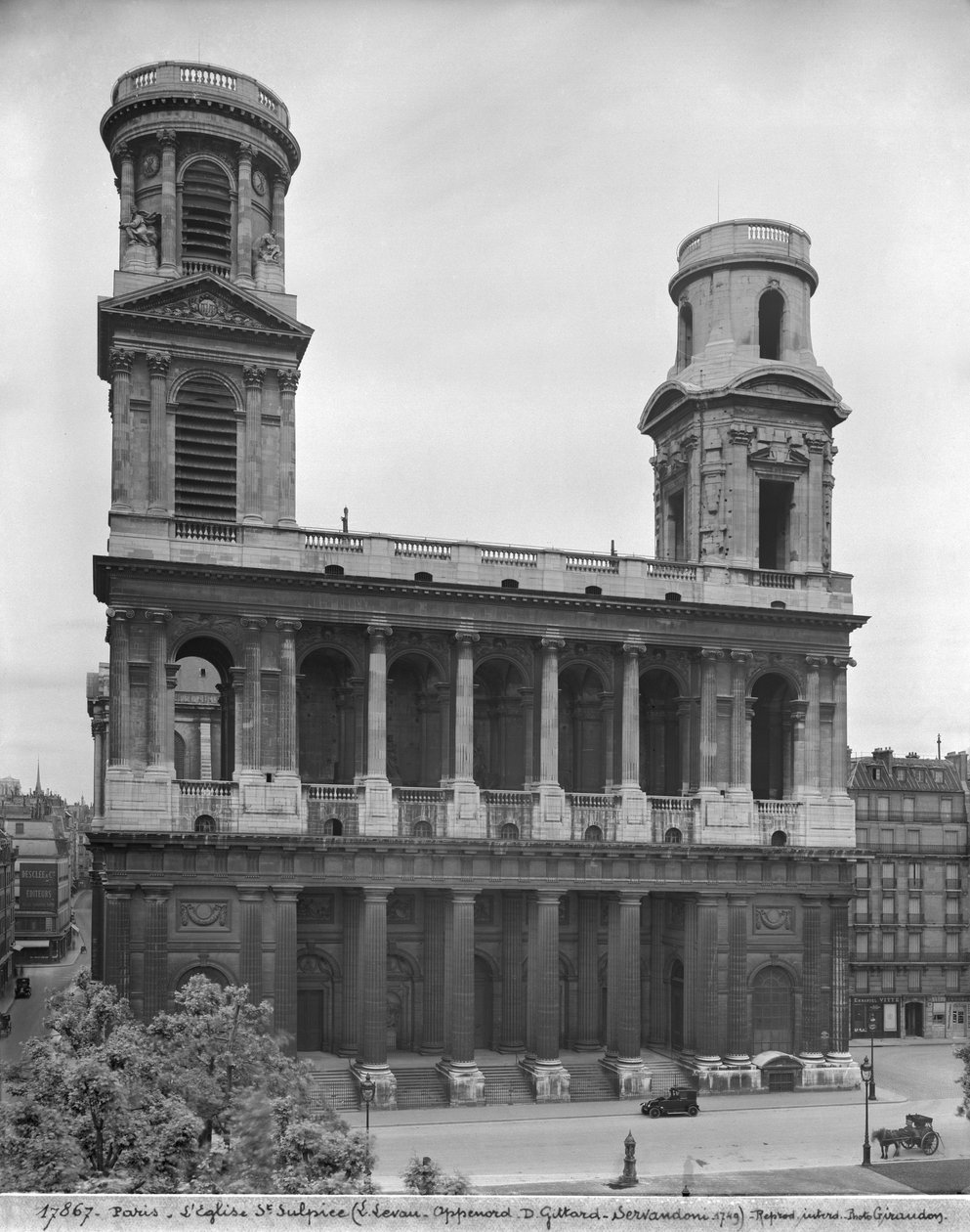 Udsigt over kirken Saint-Sulpice, 1921-22 (se også 346070) af Studio Giraudon